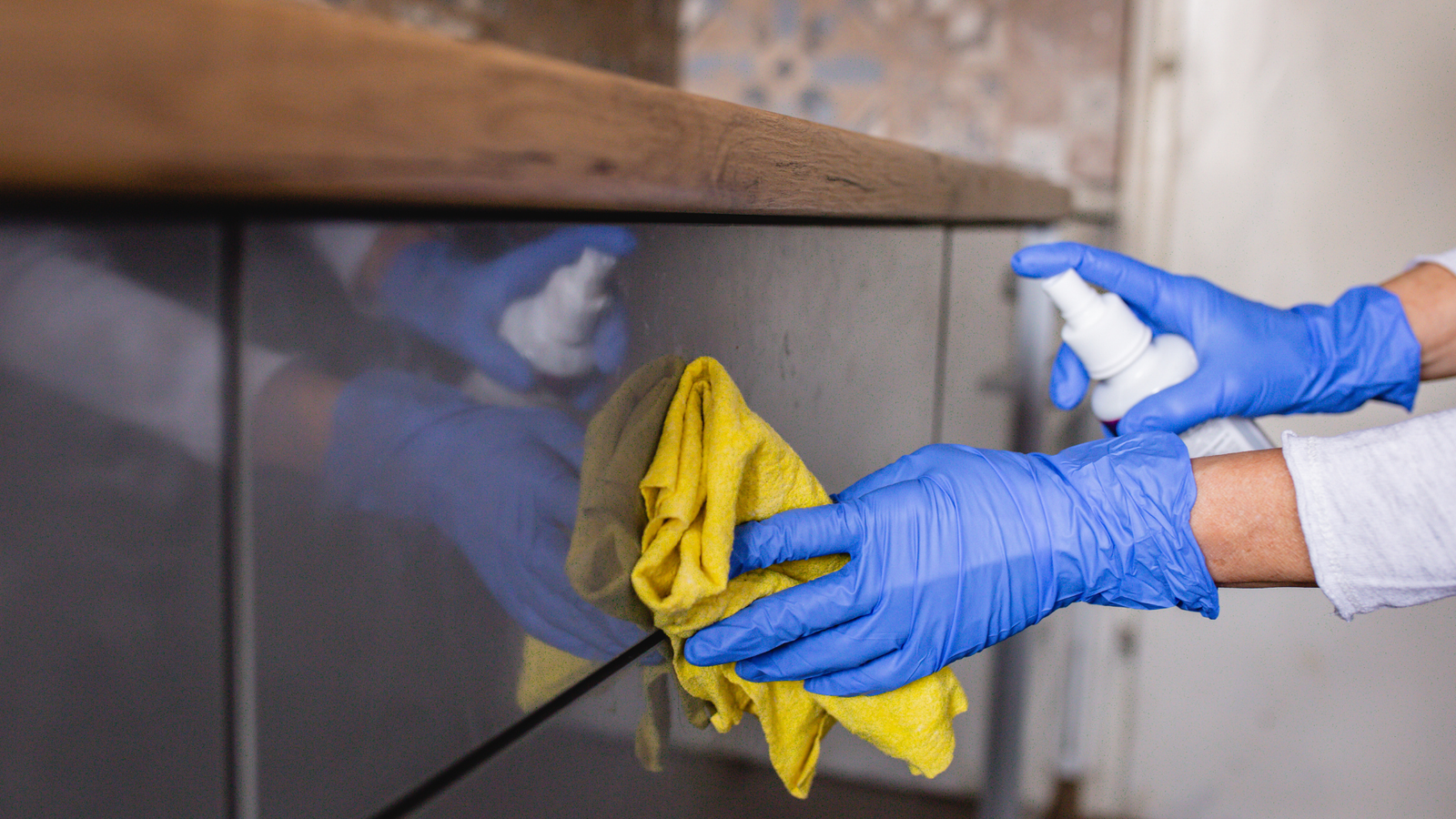 Clean domestic kitchen surfaces and everyday kitchen touchpoints