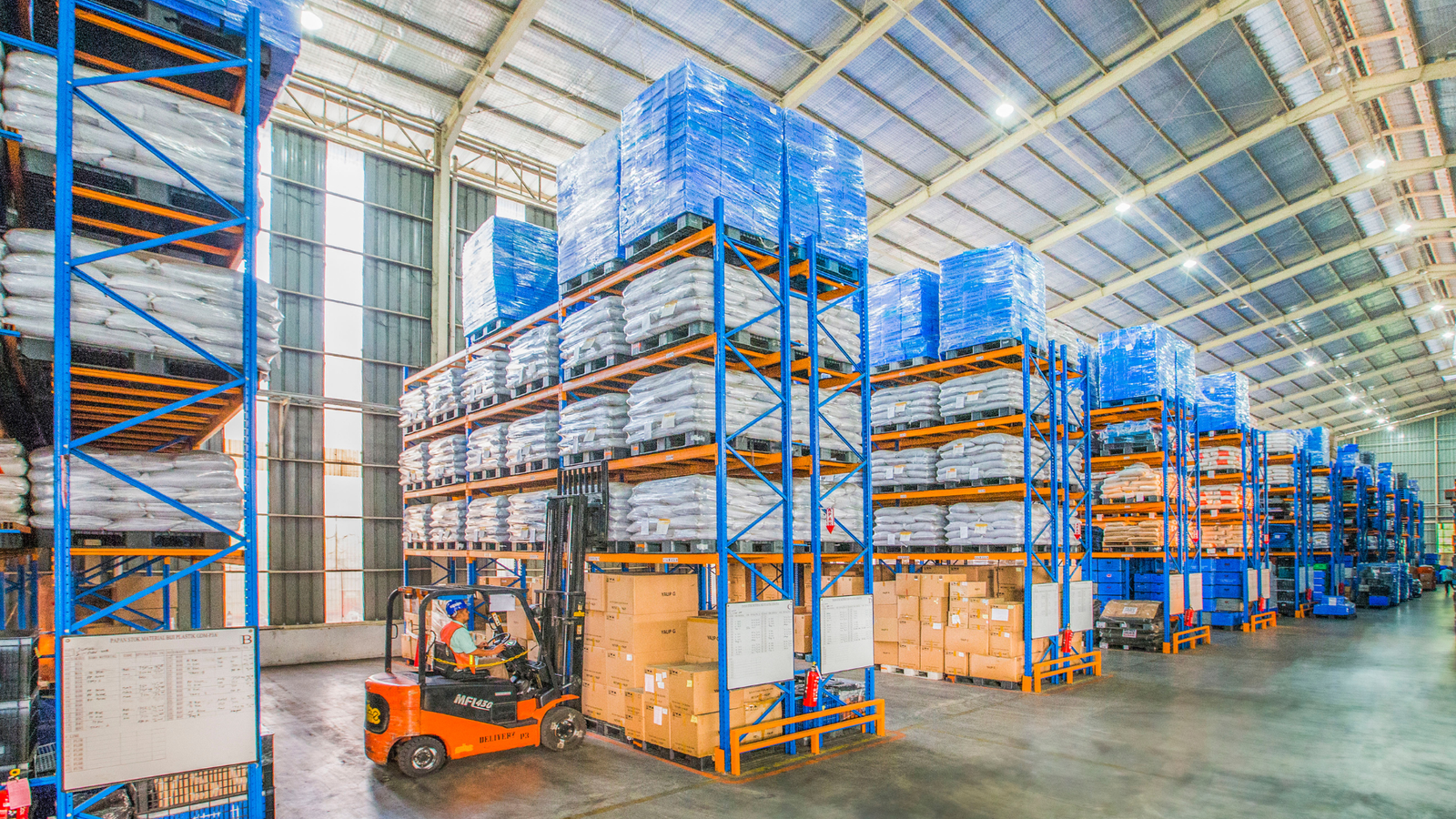 Viprobac industrial warehouse and logistics environment